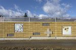 Künstlerisch gestaltete Lärmschutzwand "Schall - Wall - All". Künstlerisch gestaltete Lärmschutzwand "Schall - Wall - All".