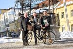 Gaben den Startschuss für das neue Radverkehrskonzept für Bruck: Bürgermeister Hans Straßegger, Landesrat Anton Lang und Bernd Pitner von der Baubezirksleitung (v.l.).