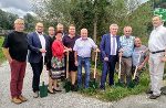 LAbg. Bernadette Kerschler (4.v.l.), Wildons LR Anton Lang (4.v.r.), Wildons Bgm. Helmut Walch (3.v.r.) und Gemeinderäte in Vorfreude auf den neuen Fahrradsteg über die Kainach. © SPÖ LAbg. Bernadette Kerschler (4.v.l.), Wildons LR Anton Lang (4.v.r.), Wildons Bgm. Helmut Walch (3.v.r.) und Gemeinderäte in Vorfreude auf den neuen Fahrradsteg über die Kainach.