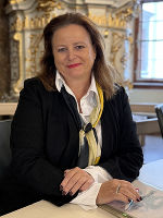 Verkehrslandesrätin Claudia Holzer kämpft weiter um Haltestelle beim Flughafen Graz