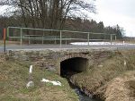 Die Grabenbrücke Rannersdorf wird durch einen Stahlrohrdurchlass ersetzt.