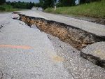 Die Unwetter 2009 setzten der Krumeggerstraße ordentlich zu. 