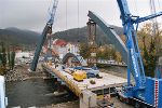 Präzise wurde der Mittelteil in Stellung gebracht...