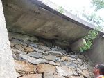 Die desolate "Hangbrücke", die vielmehr eine Stützmauer mit einer überbauten Platte ist.