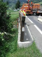 Bei der Teichenbachbrücke hat sich am 9. Juli der Randbalken gelöst.