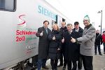 LH Franz Voves, Verkehrministerin Doris Bures, ÖBB-Chef Christian Kern, Verkehrslandesrat Gerhard Kurzmann, Skiverband-Präsident Helmut Lexer und Bgm. Jürgen Winter (v.l.). © ÖBB LH Franz Voves, Verkehrministerin Doris Bures, ÖBB-Chef Christian Kern, Verkehrslandesrat Gerhard Kurzmann, Skiverband-Präsident Helmut Lexer und Bgm. Jürgen Winter (v.l.). © ÖBB