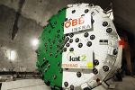 Die Bohrköpfe der Vortriebsmaschine haben einen Durchmesser von unglaublichen zehen Metern. © ÖBB