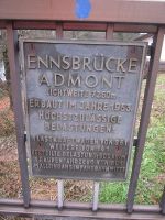 Das Schild wird freilich wieder montiert.