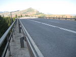 Die höchste und längste Bogenbrücke im Landesstraßennetz mit Blick auf den Erzberg. 