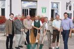 Reichlich Prominenz griff in Turnau zum Spaten. © A16