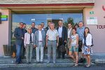 2. Reihe von Links: GK Hubert Simbürger, Vbgm. Gernot Jetz, Ing. Heinz Rossbacher, DI Andreas Leitner, Astrid Köberl. 1. Reihe von Links: Bgm. Heinz Wilding, LAbg. Gabriele Kolar, HR Mag. Karl Lautner, LR Anton Lang, LAbg. Hermann Hartleb, Bgm. Gernot Esser, Bgm. Schöttl. Davor rechts: GR Petra Weiß, StR Verena Knoll.