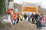 Landesrat Anton Lang, Bürgermeister Jochen Jance, Vizebürgermeister Hannes Koudelka und Vertreter der Baufirma sowie der Baubezirksleitung Obersteiermark Ost. © Gemeinde St. Barbara im Mürztal