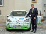 LR Anton Lang freut sich über Österreichs Nummer 1. © Land Steiermark