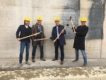 Hatten heute viel Spaß: Bgm. Erwin Eggenreich, LH-Stv. Michael Schickhofer, LR Antol Lang und Granit-GF Günther Lederhaas (v.r.). © Land Steiermark