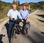 LR Anton Lang (l.) und Leobens Bgm. Kurt Wallner luden zur Eröffnung,...