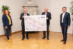 LAbg. Cornelia Schweiner, LH-Stv. Anton Lang, LH Hermann Schützenhöfer und LAbg. Franz Fartek (v.l.) bekennen sich zur Umsetzung des Großprojekts "B 68". © Land Steiermark/ Jesse Streibl LAbg. Cornelia Schweiner, LH-Stv. Anton Lang, LH Hermann Schützenhöfer und LAbg. Franz Fartek (v.l.) bekennen sich zur Umsetzung des Großprojekts "B 68". © Land Steiermark/ Jesse Streibl