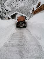 Historische Schneemassen sorgen in Kärnten für Probleme.