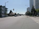 Der neue Fahrstreifen mündet dann in die verlegte Haltestelle. © A16 Der neue Fahrstreifen mündet dann in die verlegte Haltestelle.