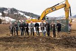 Neben Bgm. Stefan Knapp und LH-Stv. Anton Lang (4.+5. v.l.) nahmen auch Vertreter der bauausführenden Firma Granit, der BH, der BBL, des STED und der Verkehrsabteilung teil. © Land Steiermark