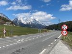 Auf einer Länge von zwei Kilometer wird auf der B 320 die Fahrbahn saniert. © A16