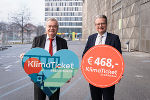 LH-Stv. Anton Lang und LH Christopher Drexler freuen sich, dass das Klimaticket in der Steiermark ab 1. März nur noch 468 Euro pro Jahr kostet. © Land Steiermark/Resch; Verwendung bei Quellenangabe honorarfrei LH-Stv. Anton Lang und LH Christopher Drexler freuen sich, dass das Klimaticket in der Steiermark ab 1. März nur noch 468 Euro pro Jahr kostet.