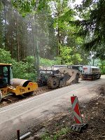 Aktuell wird der Unterbau der L 369 mit Zement stabilisiert. © A16